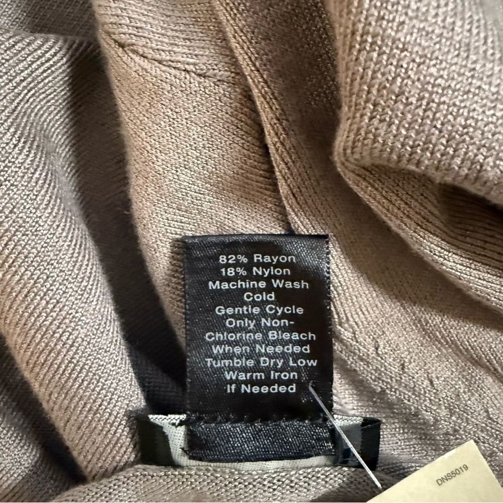 NWT Ann Taylor Crop Shrug - Picture 4 of 4